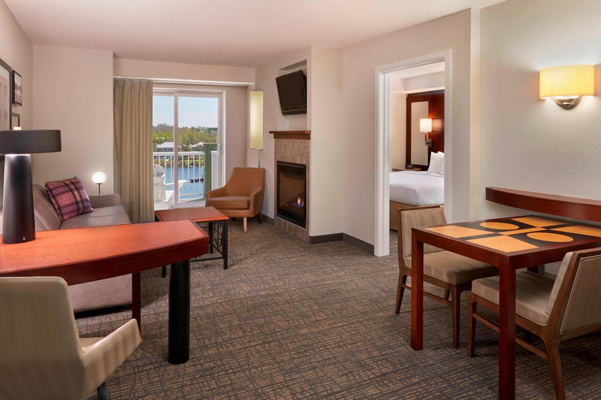 Residence Inn By Marriott Gravenhurst Muskoka Wharf מראה חיצוני תמונה