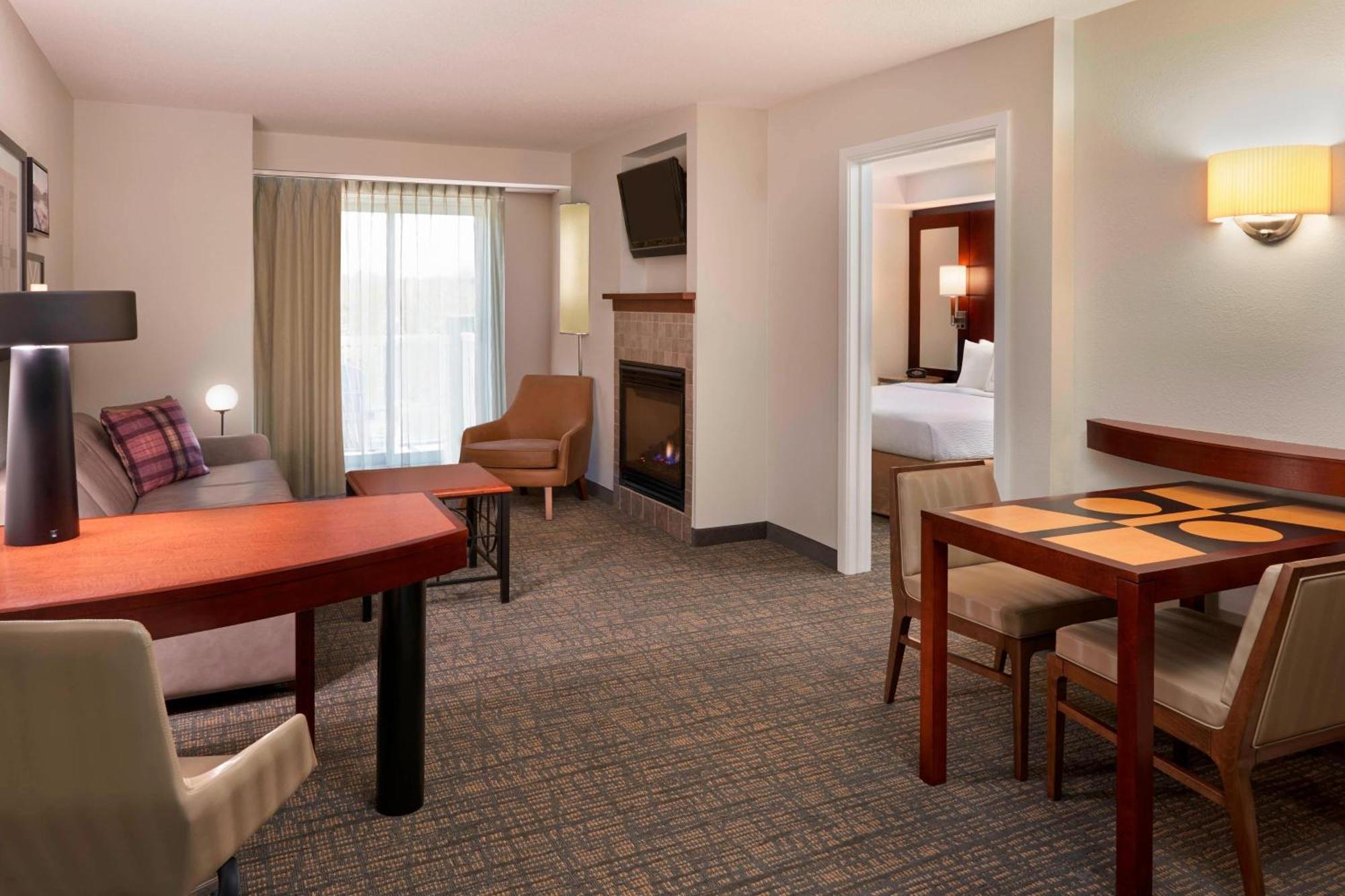 Residence Inn By Marriott Gravenhurst Muskoka Wharf מראה חיצוני תמונה